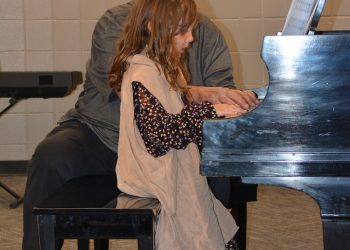 Lynn Wohler and granddaughter Claire performing at ACS' recital